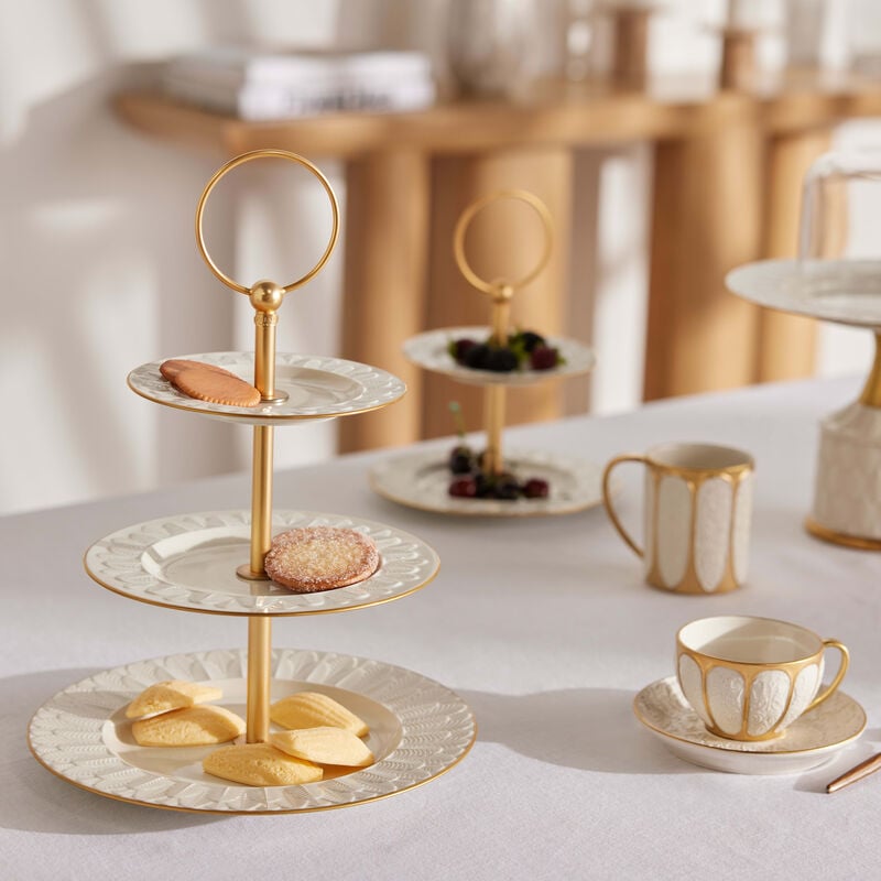 فيلاري قاعدة الكيك بيكوك بيضاء