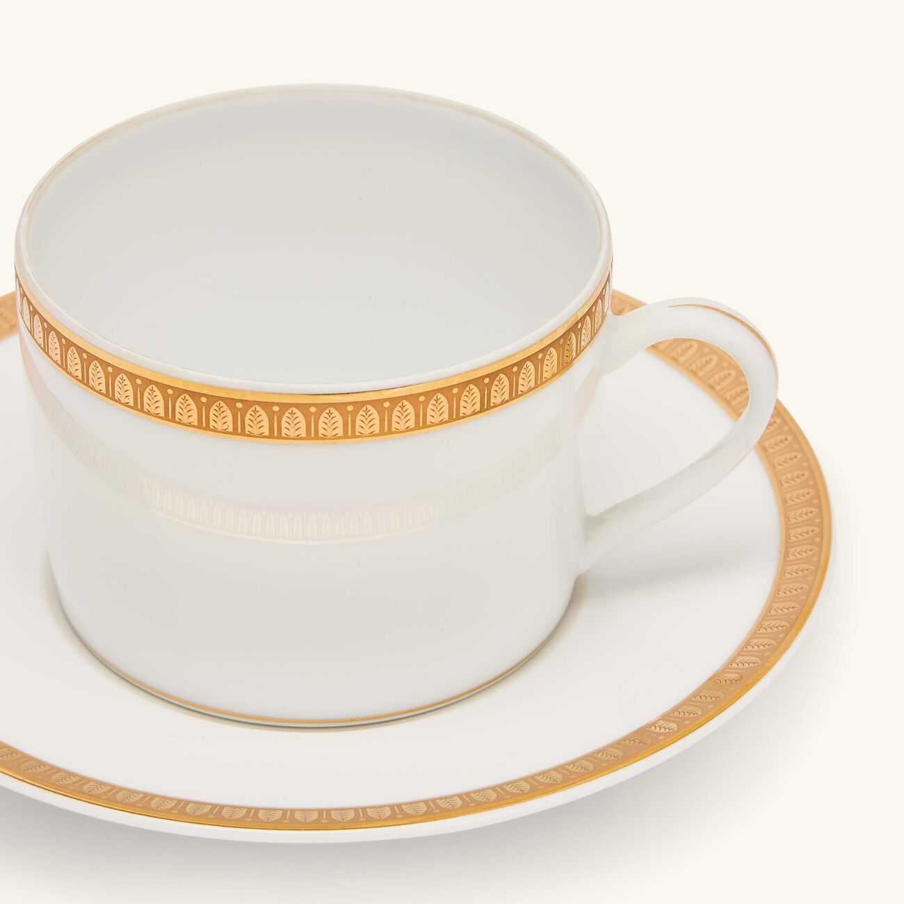 كريستوفل فنجان الشاي مالميزون مع صحنه باللون الذهبي