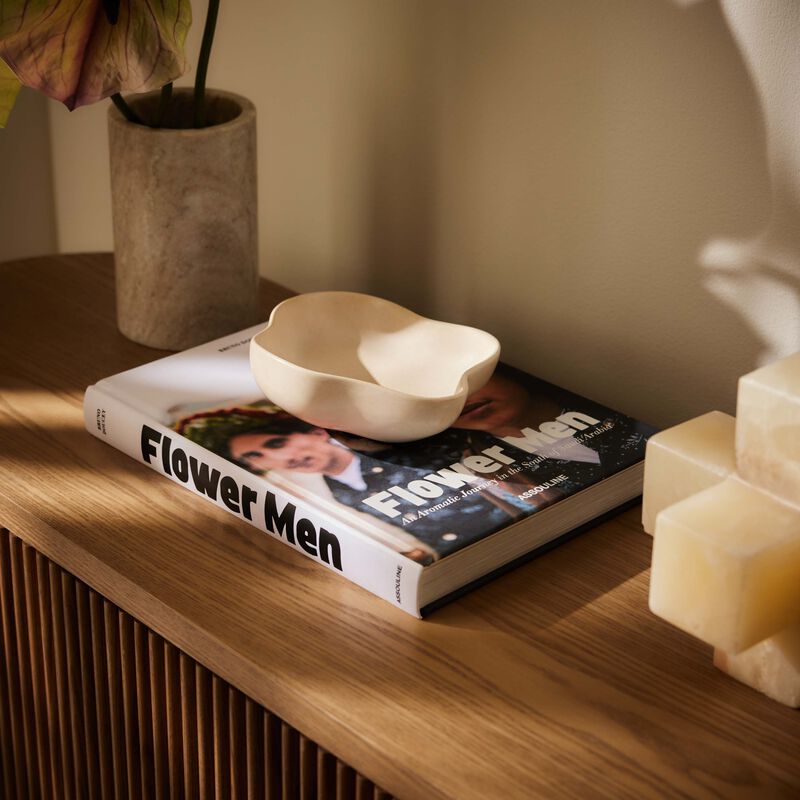 assouline saudi arabia flower men book 33x24cm