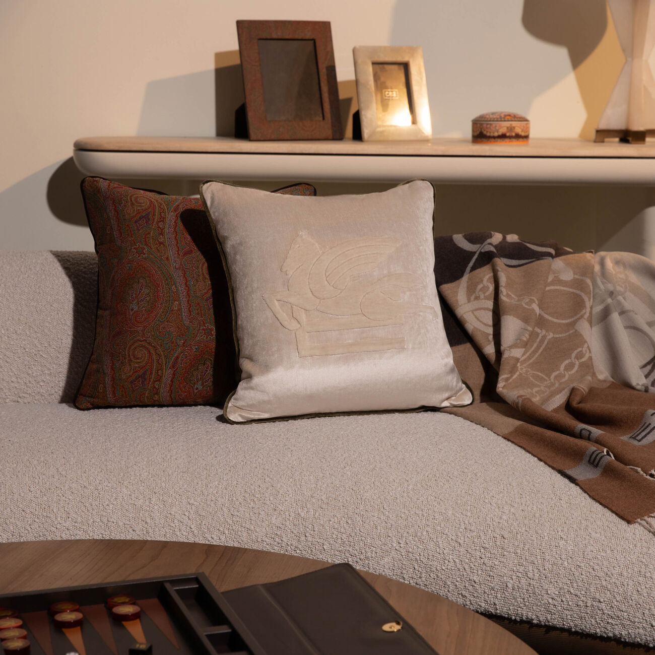 etro pegaso embroided cushion beige