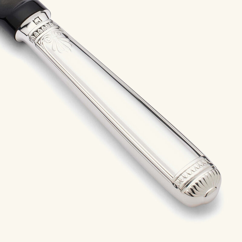 مفرشة الكافيار مالميزون باللون الفضي كريستوفل مفرشة الكافيار مالميزون باللون الفضي