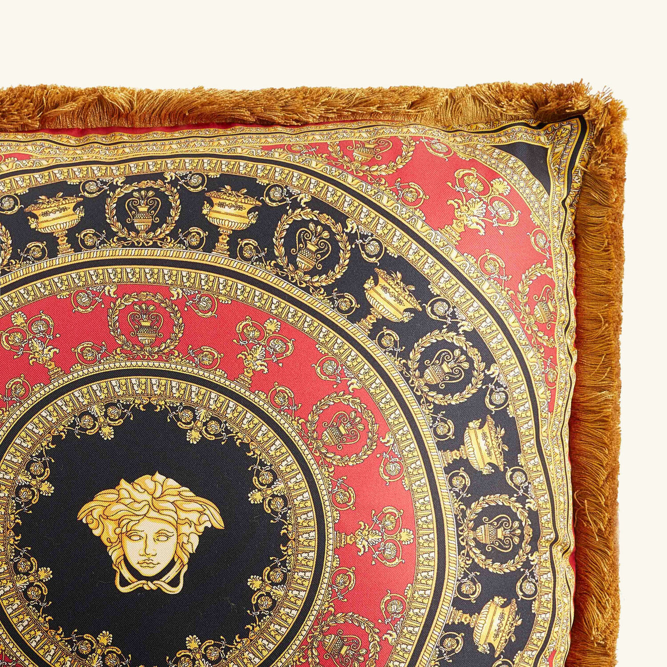 فيرساتشي وسادة آي لاف باروك