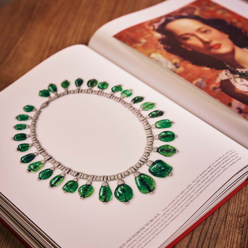 كتاب كارتييه: المجموعة الأيقونية 19×16 سم آسولين كتاب كارتييه المجموعة الأيقونية 19 16 سم