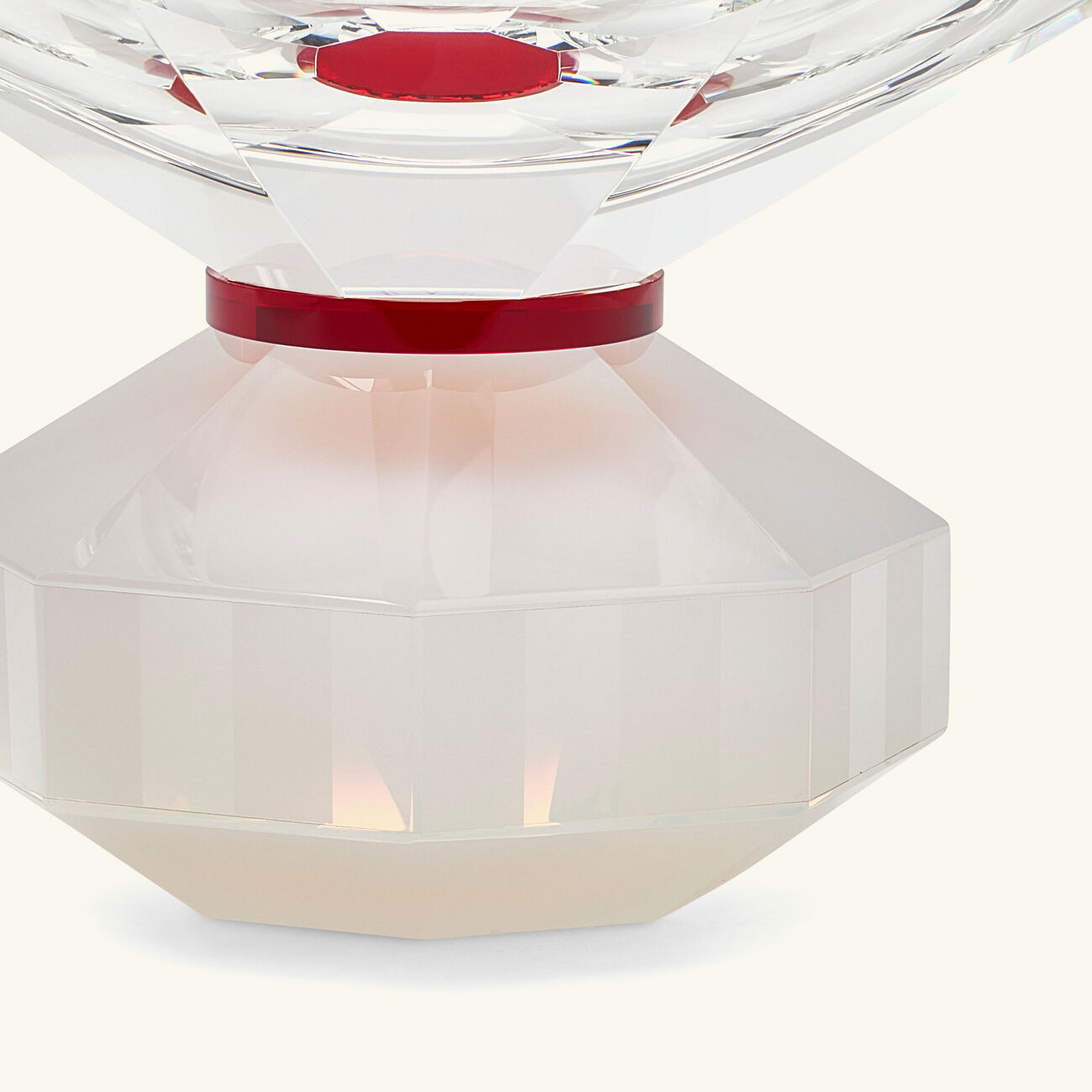 قطعة ديكور مركزية هاليفاكس باللون الشفاف ريفليكشنز كوبنهاغن قطعة ديكور مركزية هاليفاكس باللون الشفاف