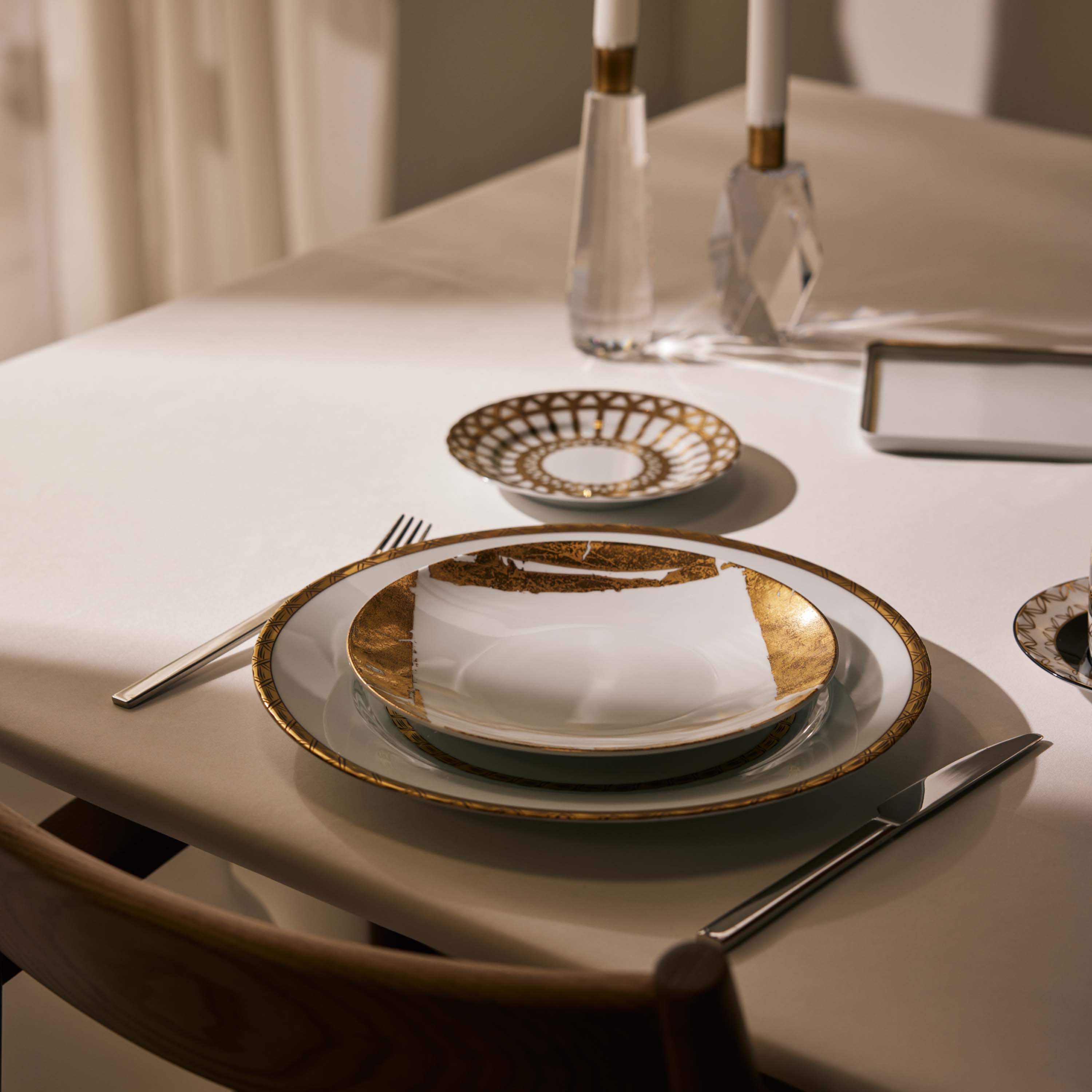 Bernardaud Feuille d'Or Salad Plate Round Gold 21cm | Tanagra KSA