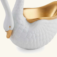 لوبجيه قطعة ديكور مركزية سوان صغيرة بيضاء