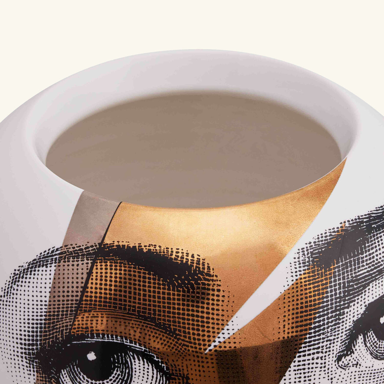 Tema e Variazioni no.375 Vase Medium White fornasetti tema e variazioni no 375 vase medium white