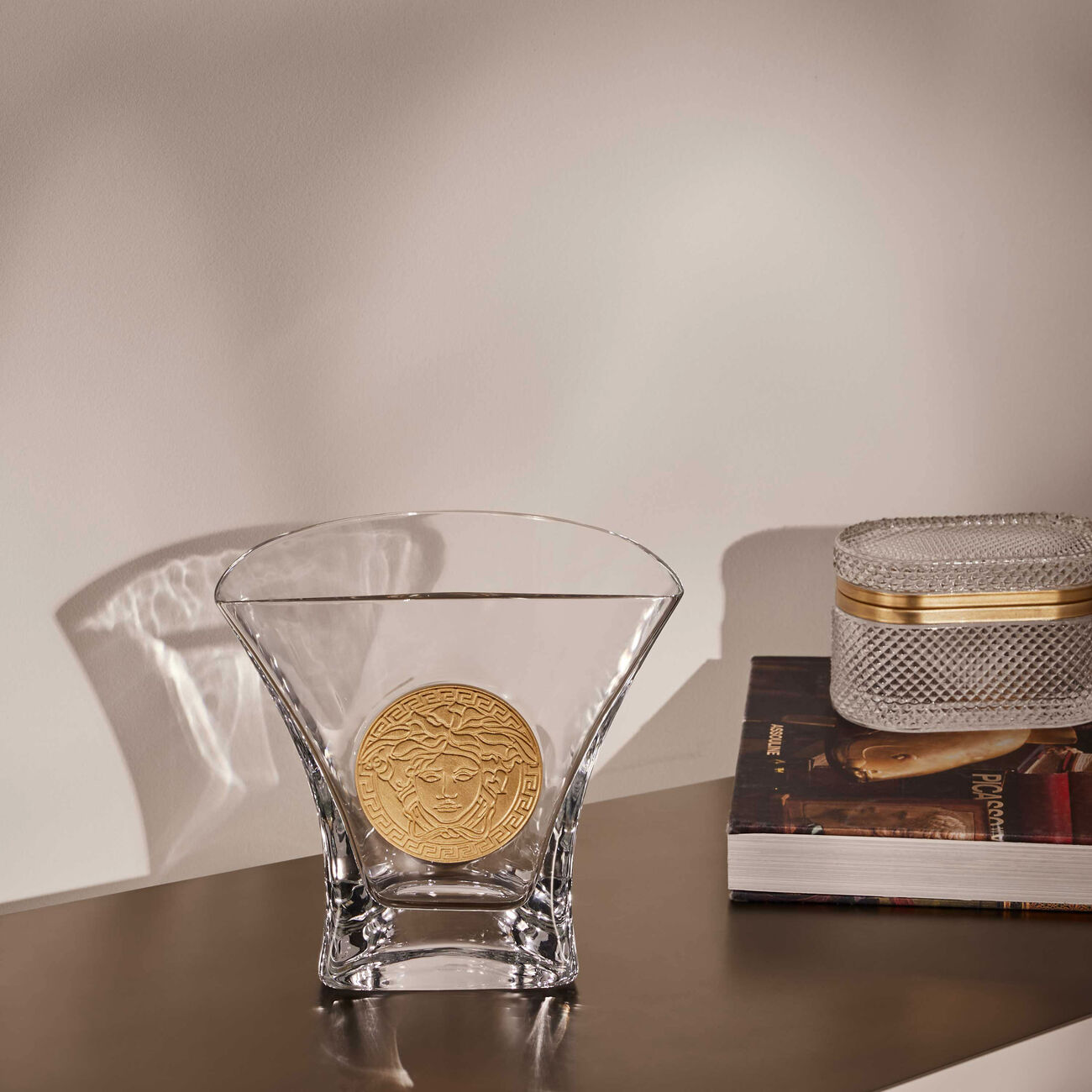 فيرساتشي مزهرية ميدوزا مادنس صغيرة شفافة