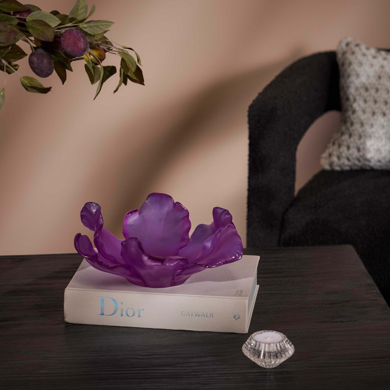 دوم قطعة ديكور مركزية توليب متوسطة بنفسجية