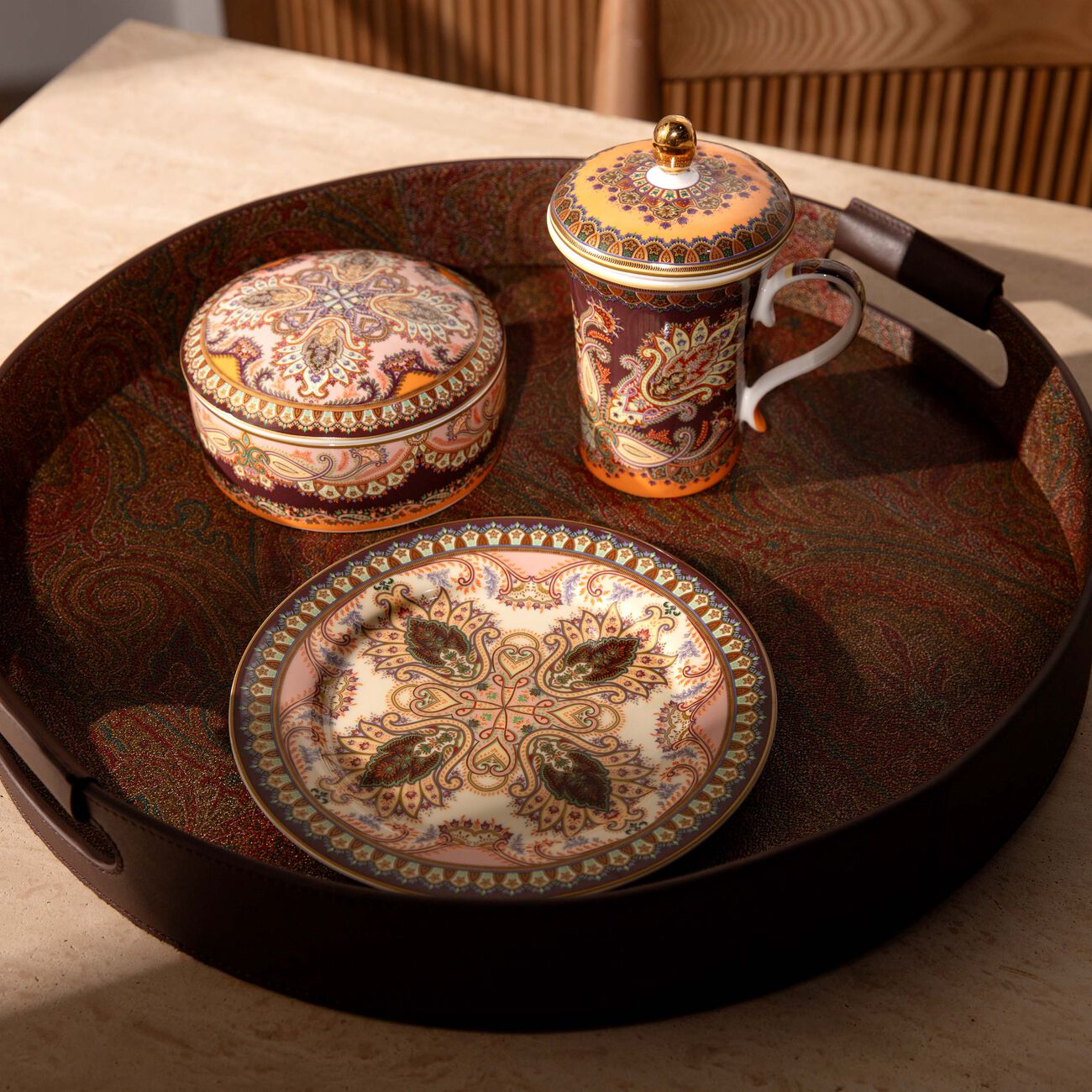 Thistle Decorative Plate Pink Set of 2 etro thistle decorative plate pink set of 2