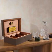 صندوق حفظ السيجار سانتياجو هوميدور صغير بني جيوبانيارا صندوق حفظ السيجار سانتياجو هوميدور صغير بني