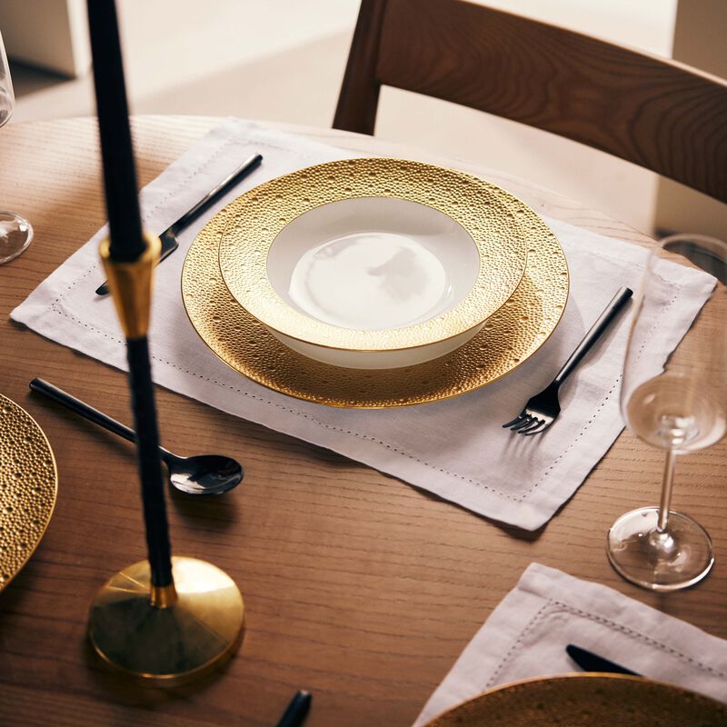 برناردو طبق الحساء إكيوم دائري باللون الذهبي 22 سم