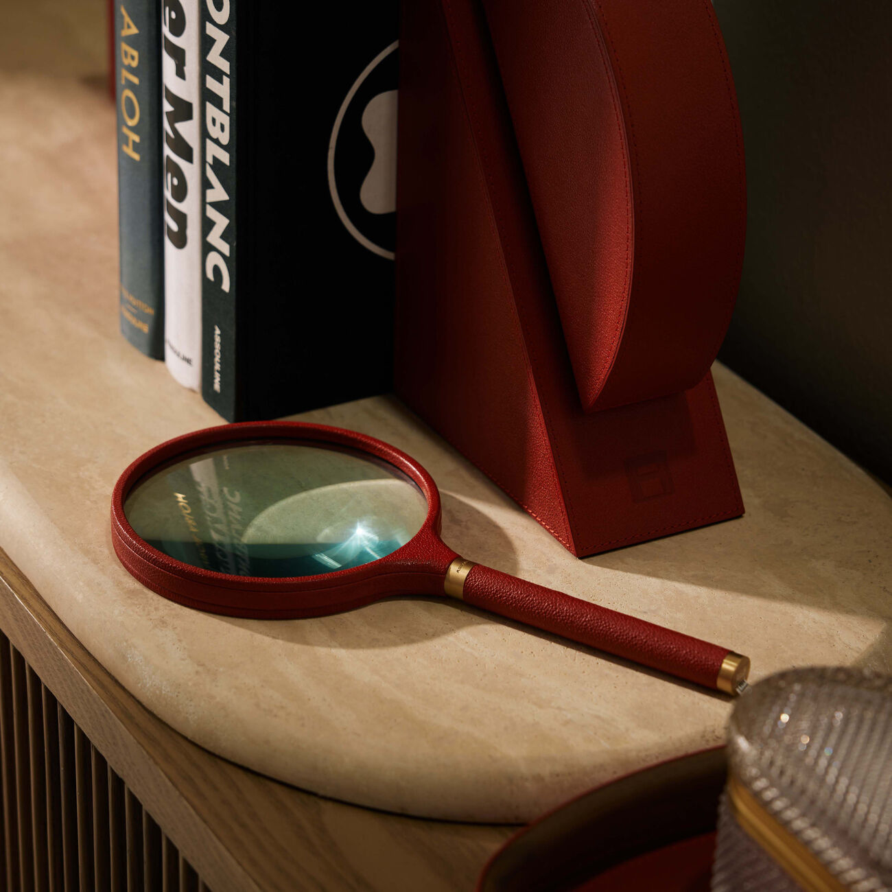 آسولين عدسة مكبرة للأرشيف