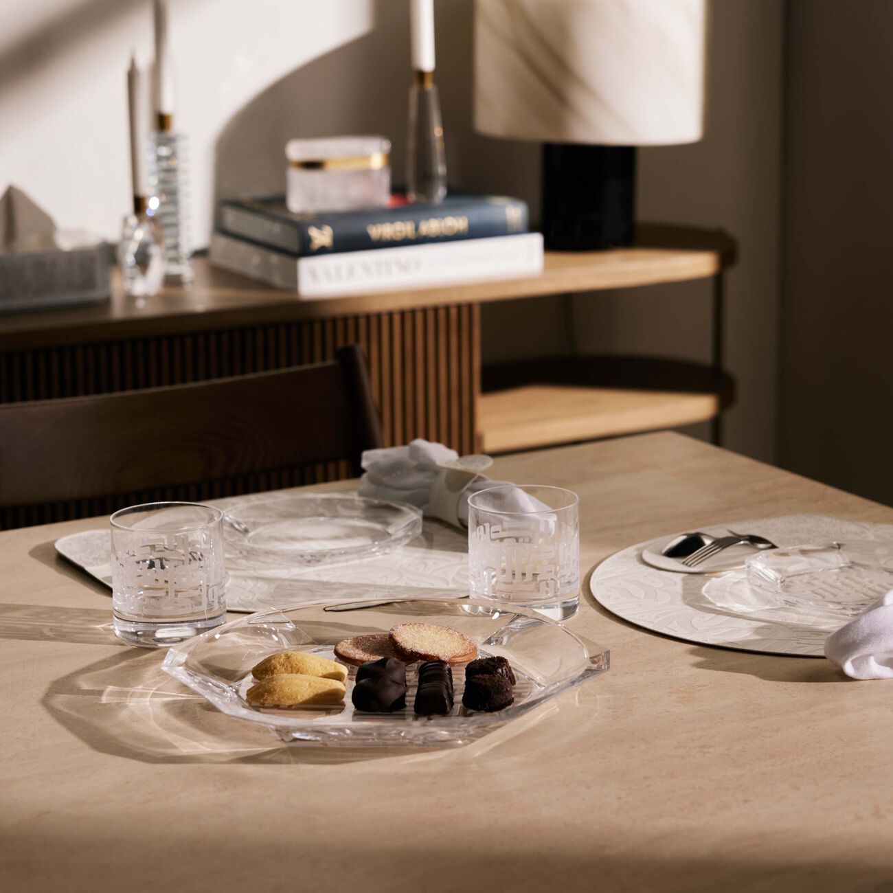 دملاج الطبق السفلي دار بتصميم دائري شفاف 32 سم