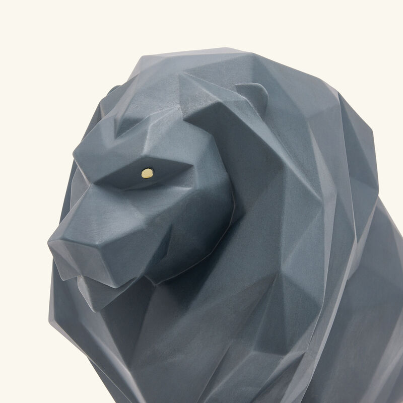 لادرو منحوتة الأسد متوسطة الحجم سوداء