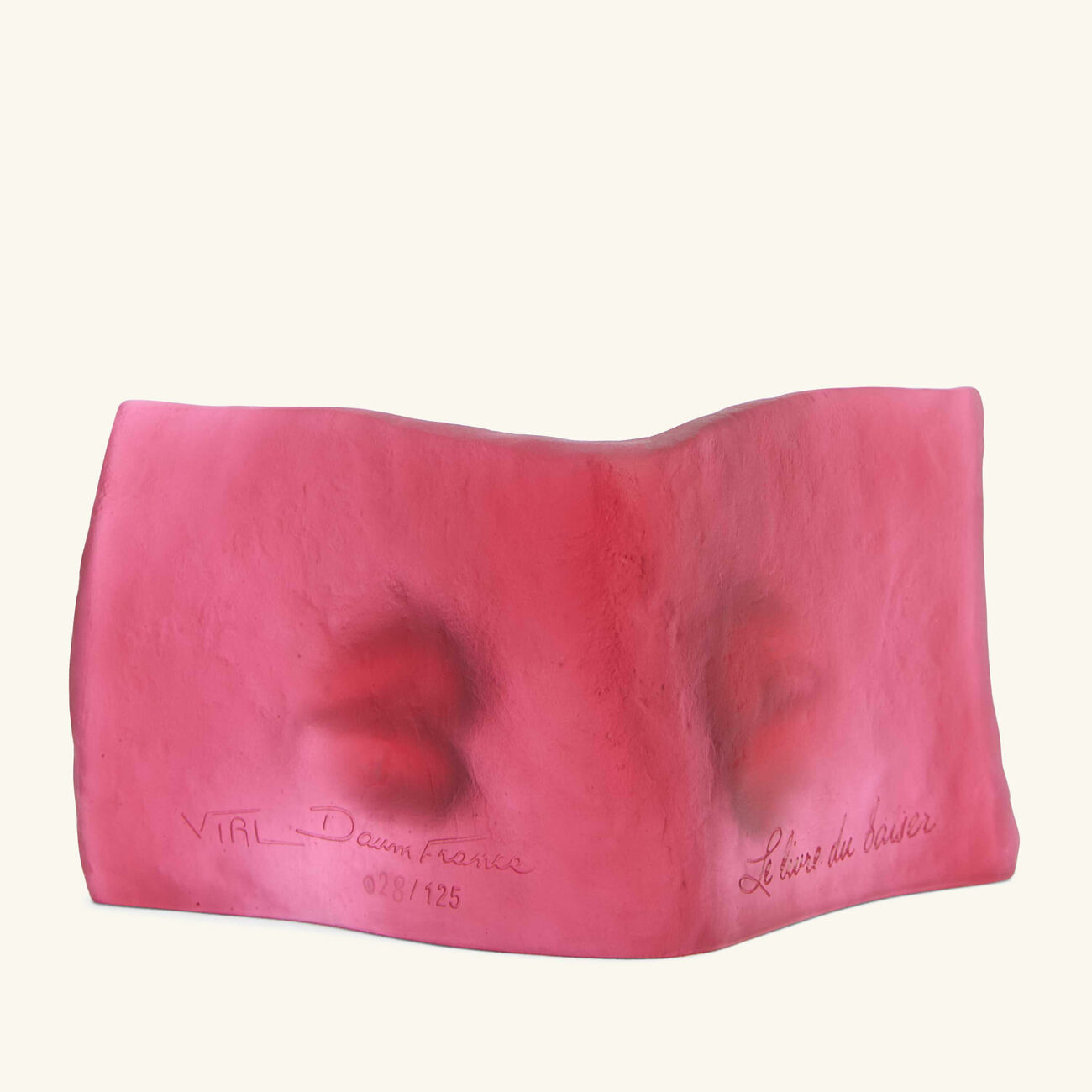 Le Livre du Baiser Figurine Small Red Limited Edition daum le livre du baiser figurine small red limited edition