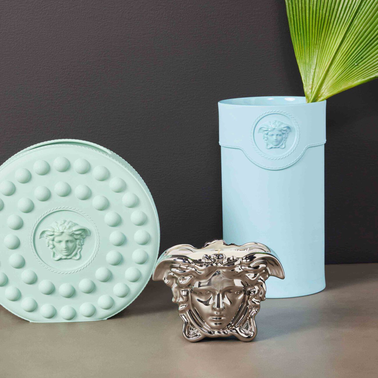 La Medusa Vase Mini Blue versace la medusa vase mini blue