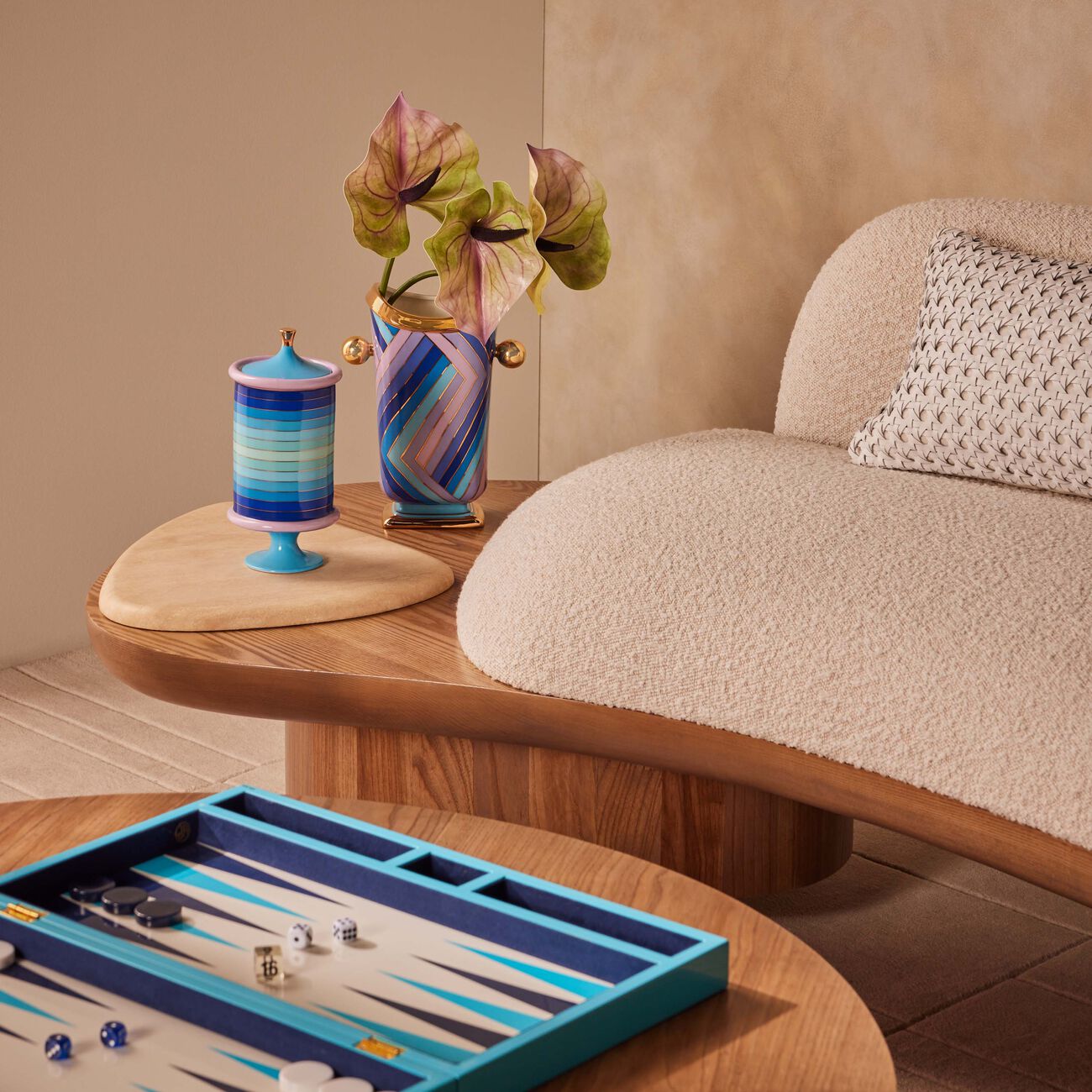 جوناثان أدلر مزهرية سكالا متوسطة زرقاء