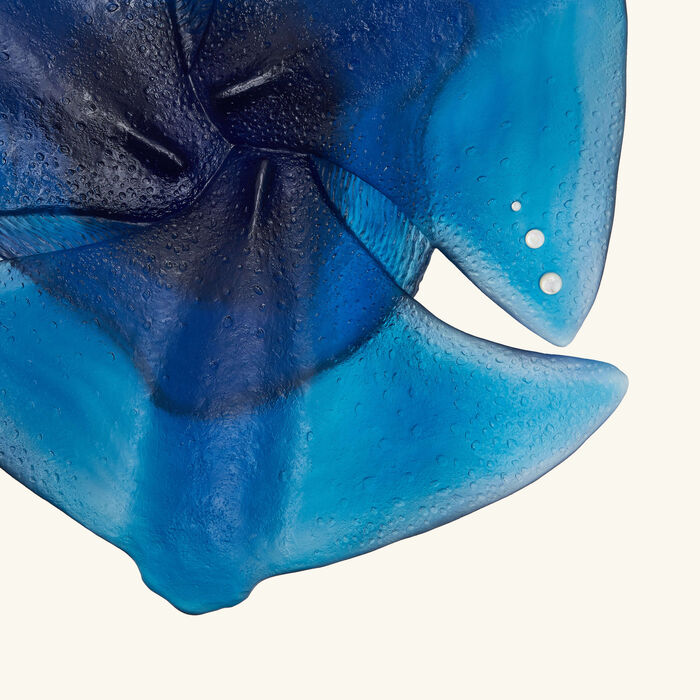 Maya Rays Centerpiece Blue Limited Edition daum maya rays centerpiece blue limited edition