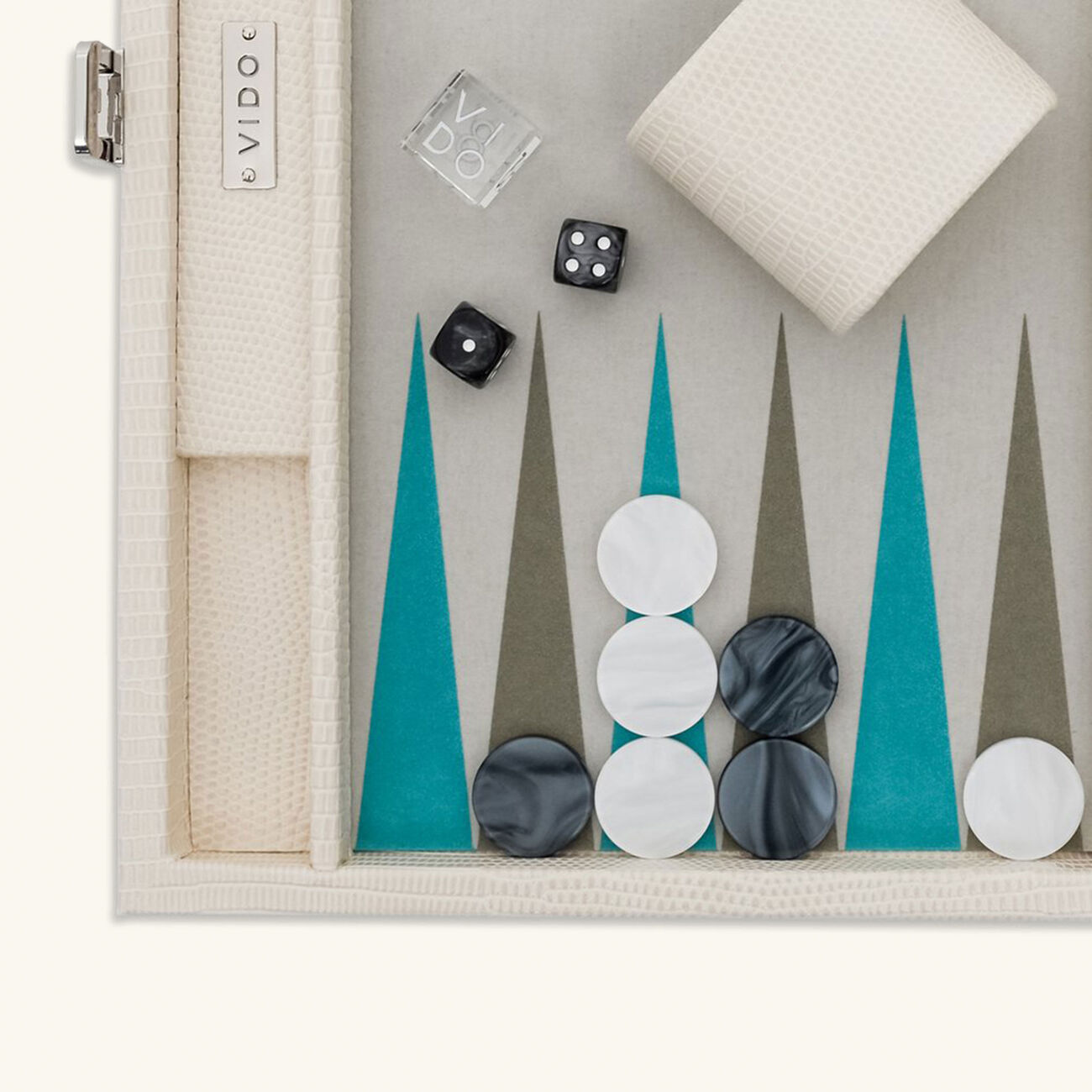 Lizard Backgammon Set Medium vido lizard backgammon set medium