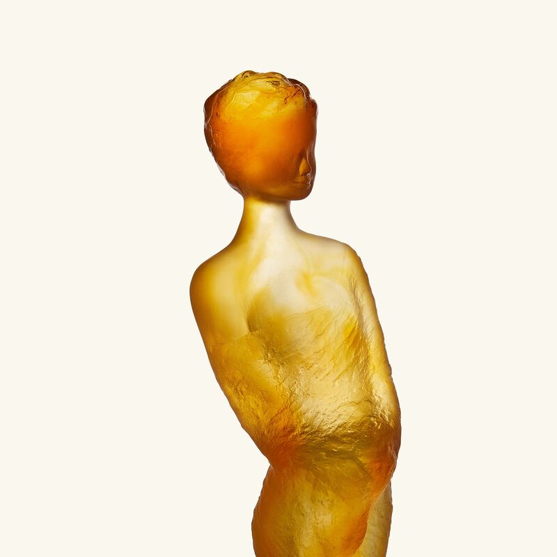 منحوتة إيوجيني كبيرة رمادية محدودة الإصدار دوم منحوتة إيوجيني كبيرة رمادية محدودة الإصدار