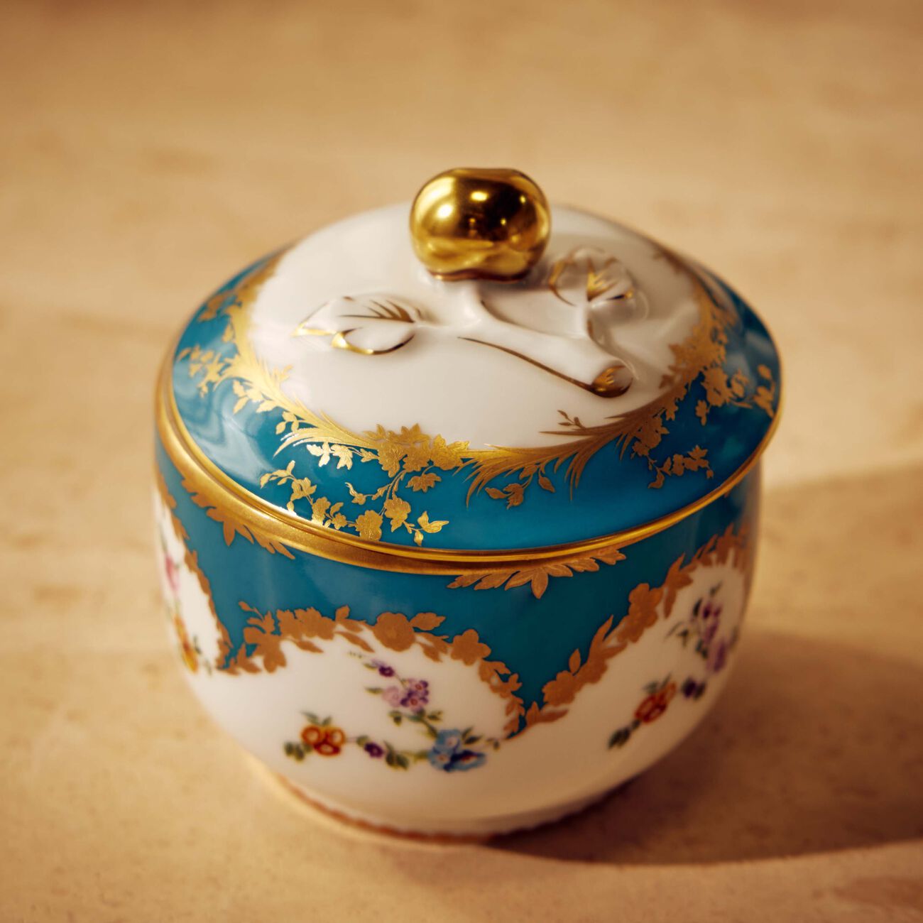 برناردو سكرية سيكل زرقاء