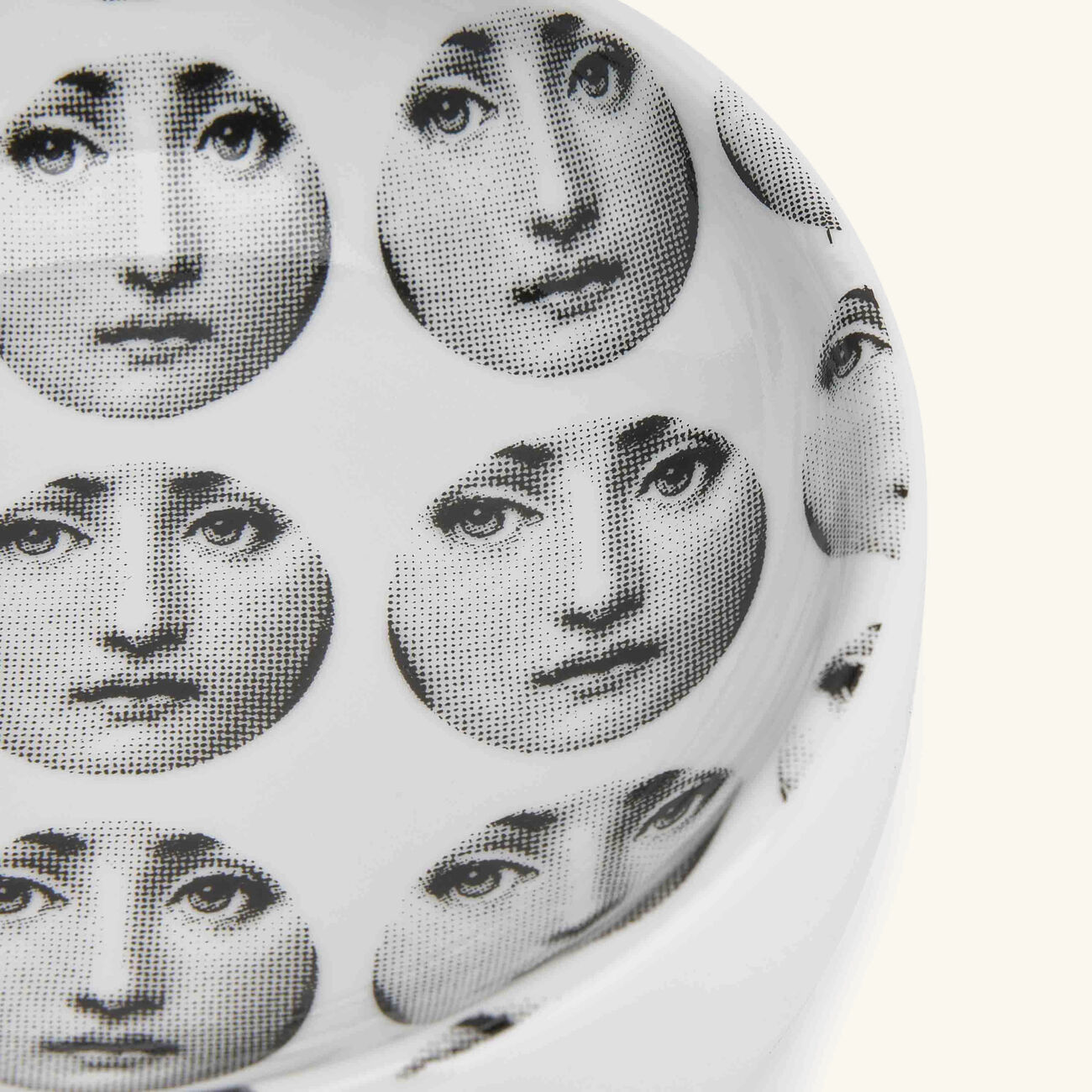 Tema e Variazioni no.197 Ashtray Round Small White fornasetti tema e variazioni no 197 ashtray round small white