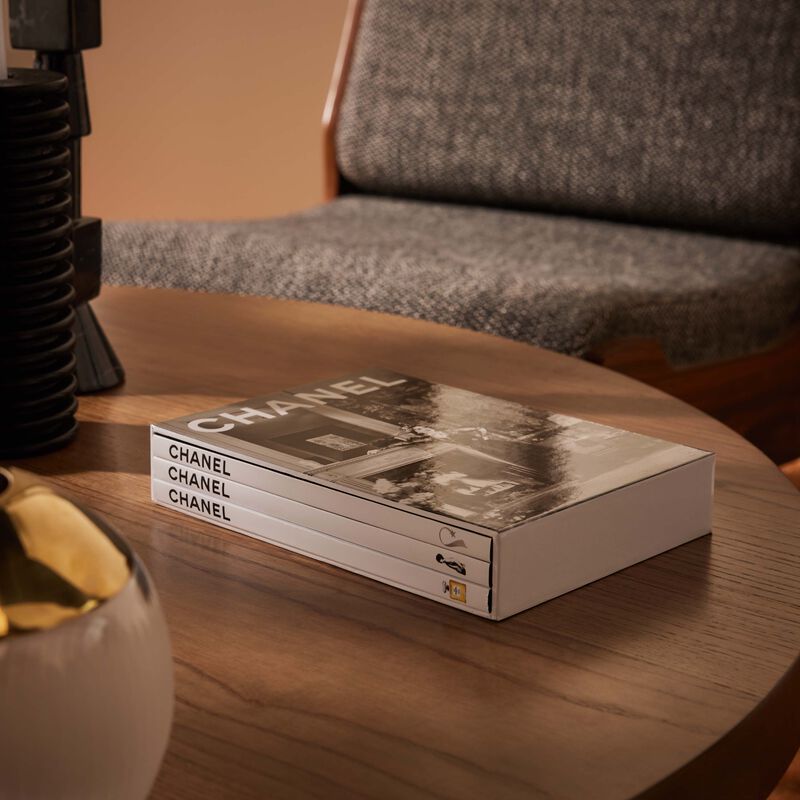 Chanel Set of 3 Fashion, Jewelry & Watches, Perfume & Beauty Book 22x15cm assouline chanel set of 3 fashion jewelry watches perfume beauty book 22x15cm