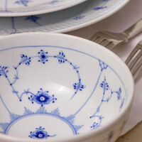 رويال كوبنهاغن وعاء بلو فلوتد بلاين أبيض