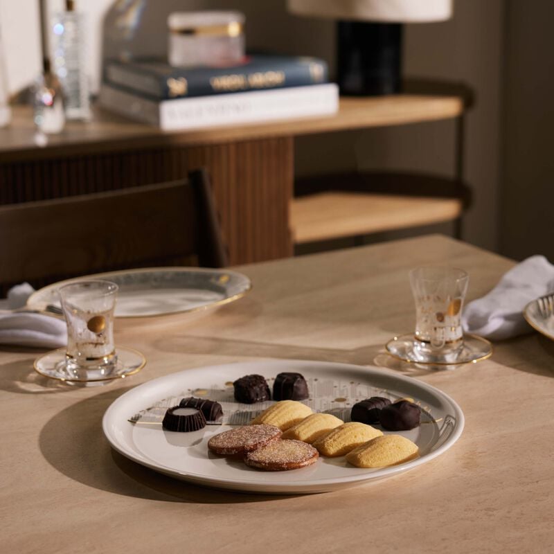 دملاج طبق الضيافة حياة ذهبي بتصميم دائري 32 سم