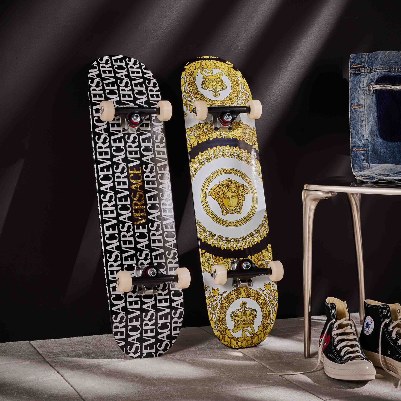 Allover Skateboard Pink versace allover skateboard pink