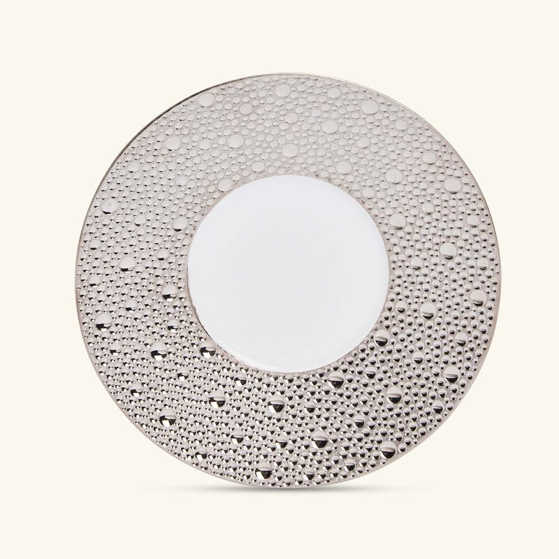 برناردو فنجان الشاي إكيوم بلاتين مع صحنه أبيض