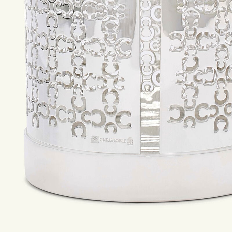 حامل الشموع آيكونك باللون الفضي كريستوفل حامل الشموع آيكونك باللون الفضي