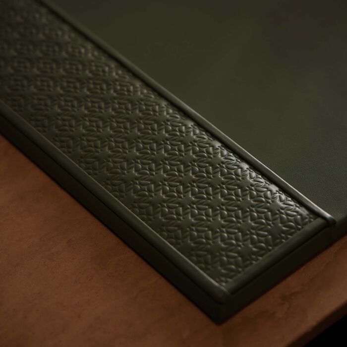 جيوبانيارا قاعدة إيلي صعب مونوغرام أجاتا للمكتب باللون الأخضر