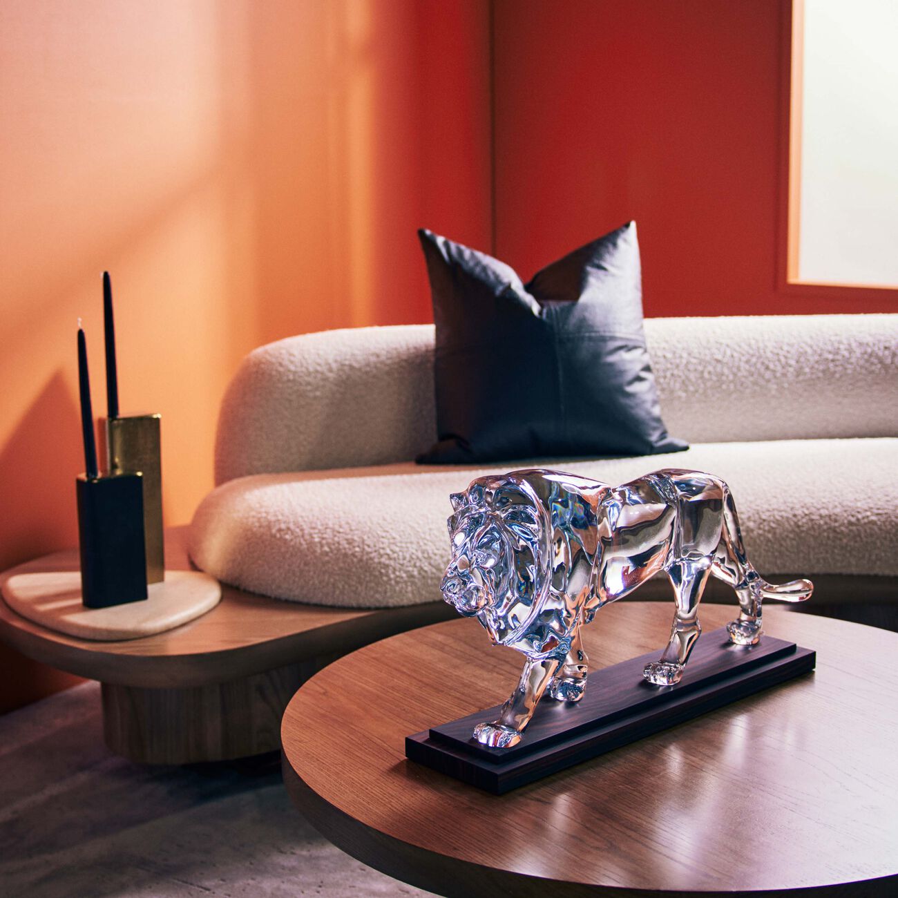 باكارا منحوتة الأسد سيسيل كبيرة جدًا شفافة