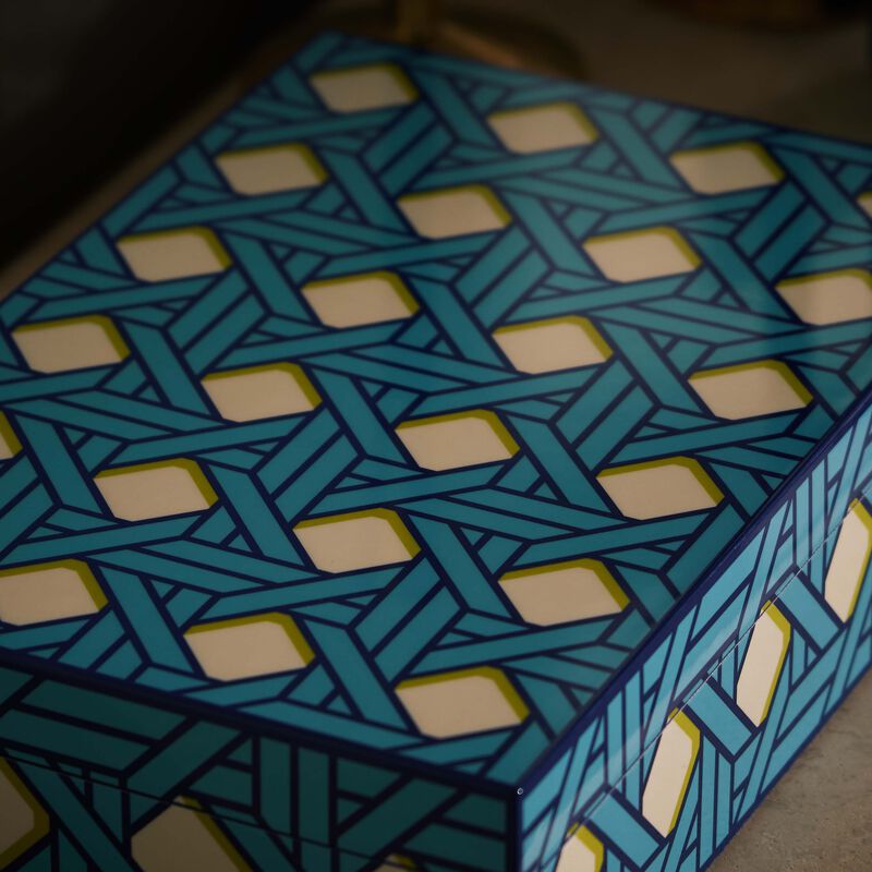 جوناثان أدلر علبة ديكور باسكيت ويف كبيرة باللون الأزرق