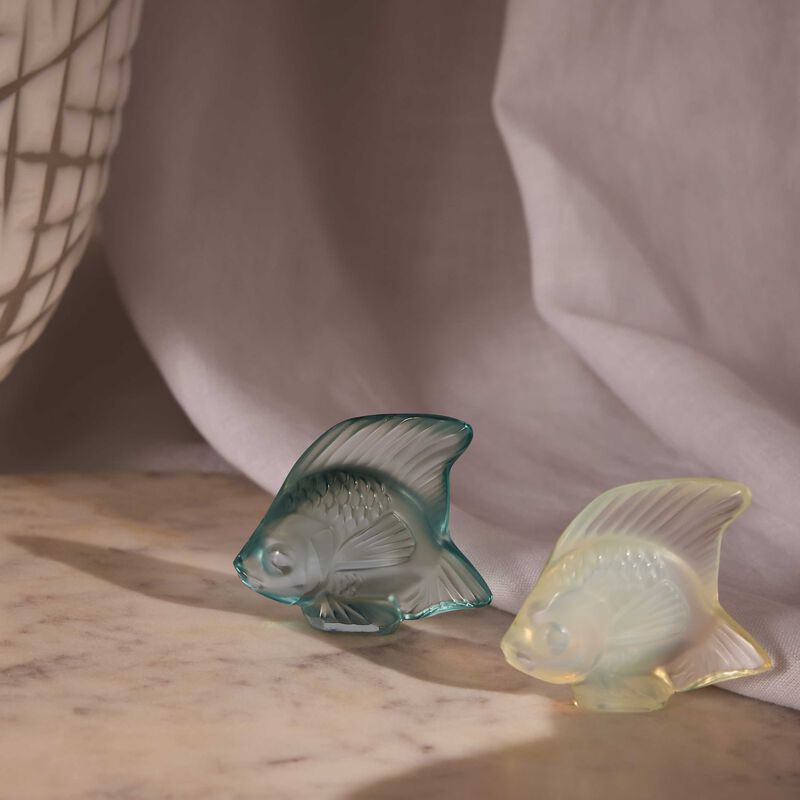 لاليك منحوتة على شكل سمكة صغير برسيبوليس زرقاء