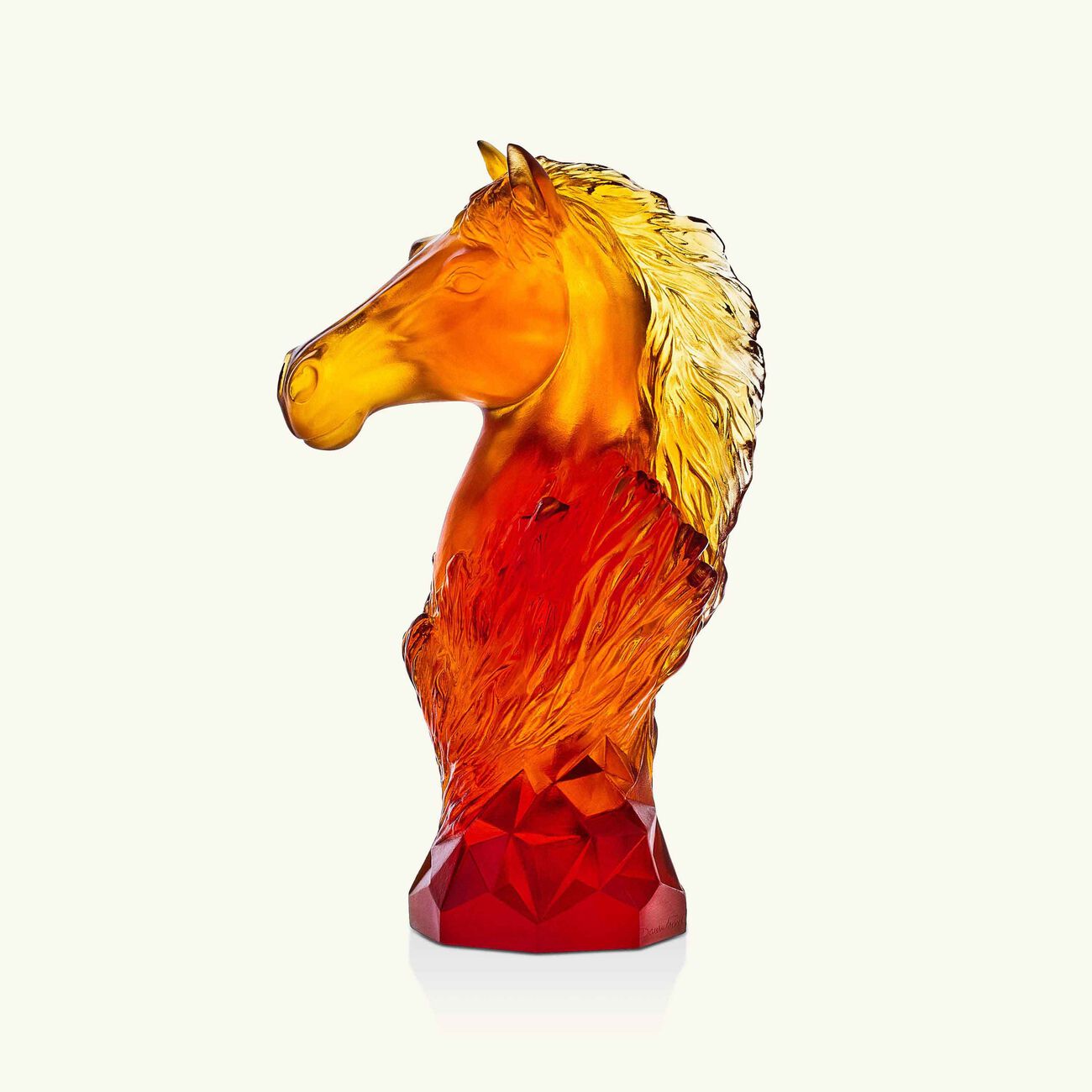 دوم منحوتة حصان الشطرنج كافالكيد باللون البرتقالي  إصدار محدود