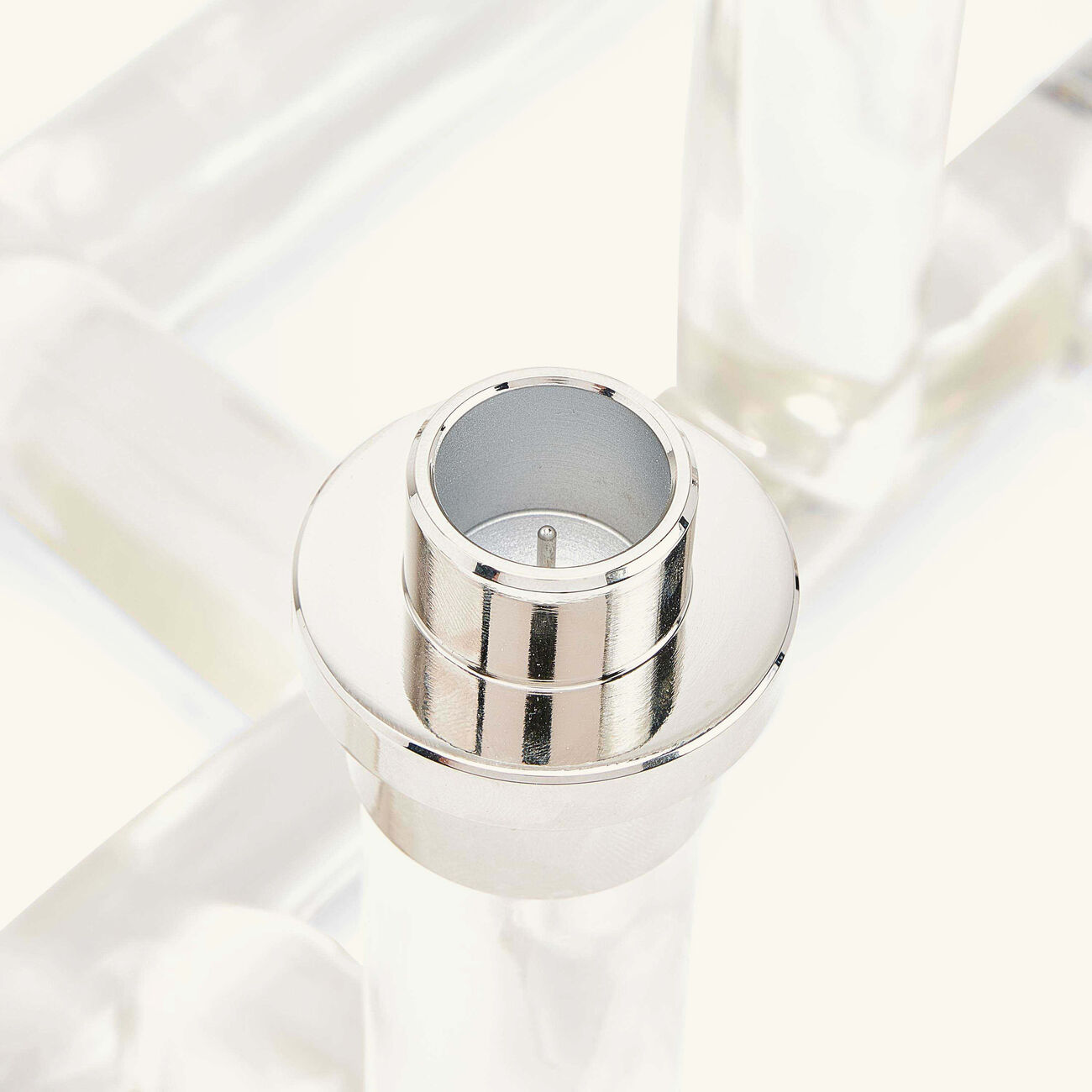 جوناثان أدلر شمعدان بومبيدو شفاف