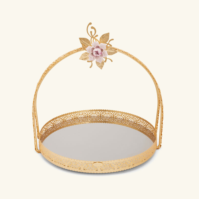 سلة الضيافة إكسترافاجانزا باللون الذهبي فيلاري سلة الضيافة إكسترافاجانزا باللون الذهبي