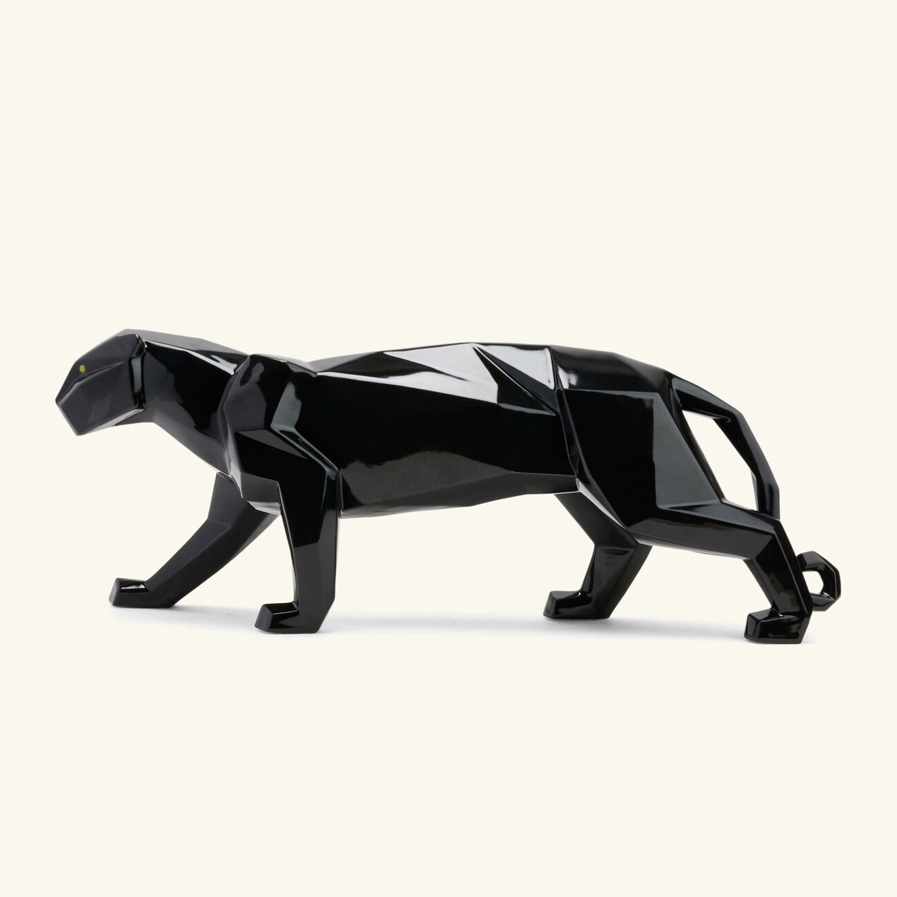 لادرو منحوتة على شكل فهد كبيرة سوداء