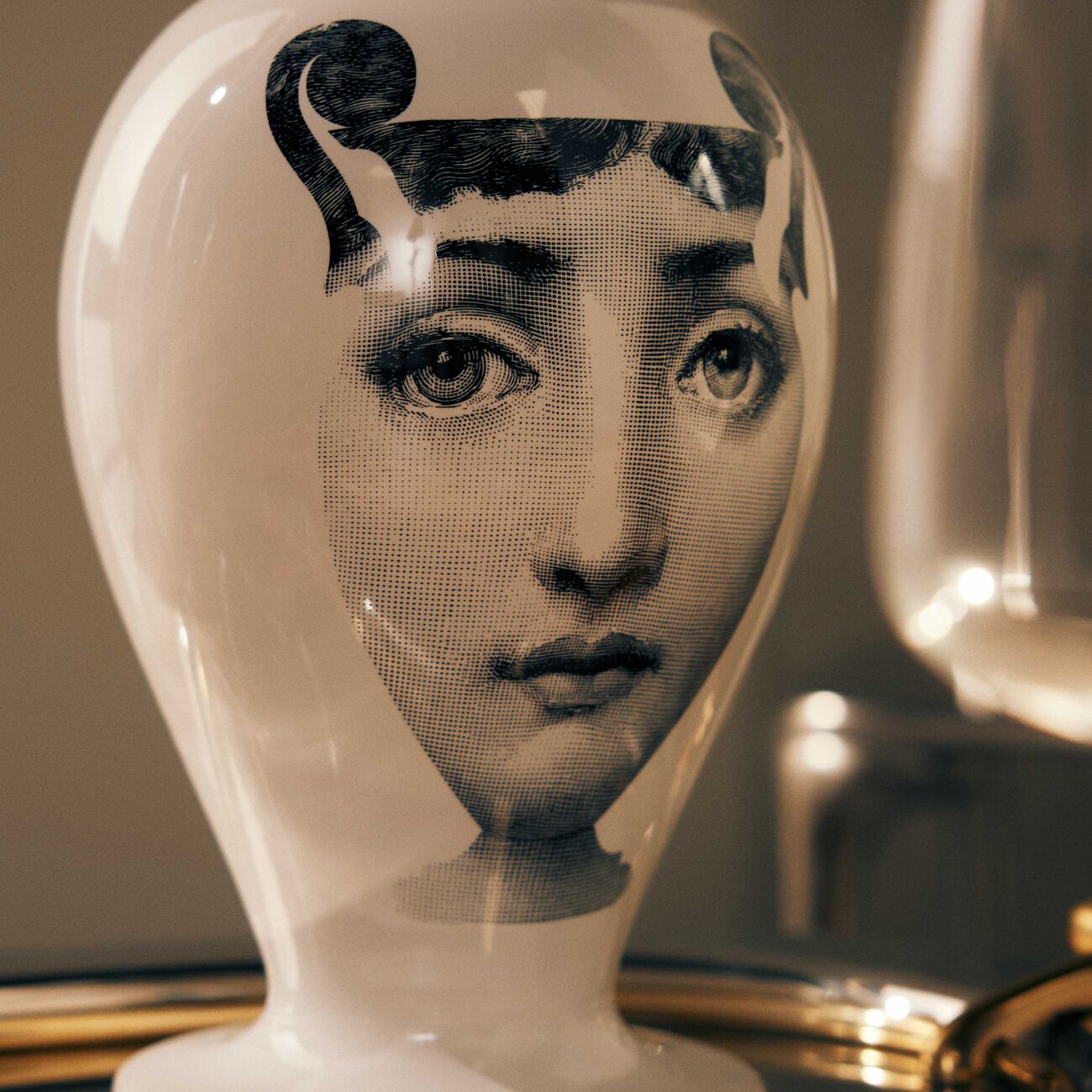 فورناسيتي مزهرية ساغوميه متوسط بيضاء