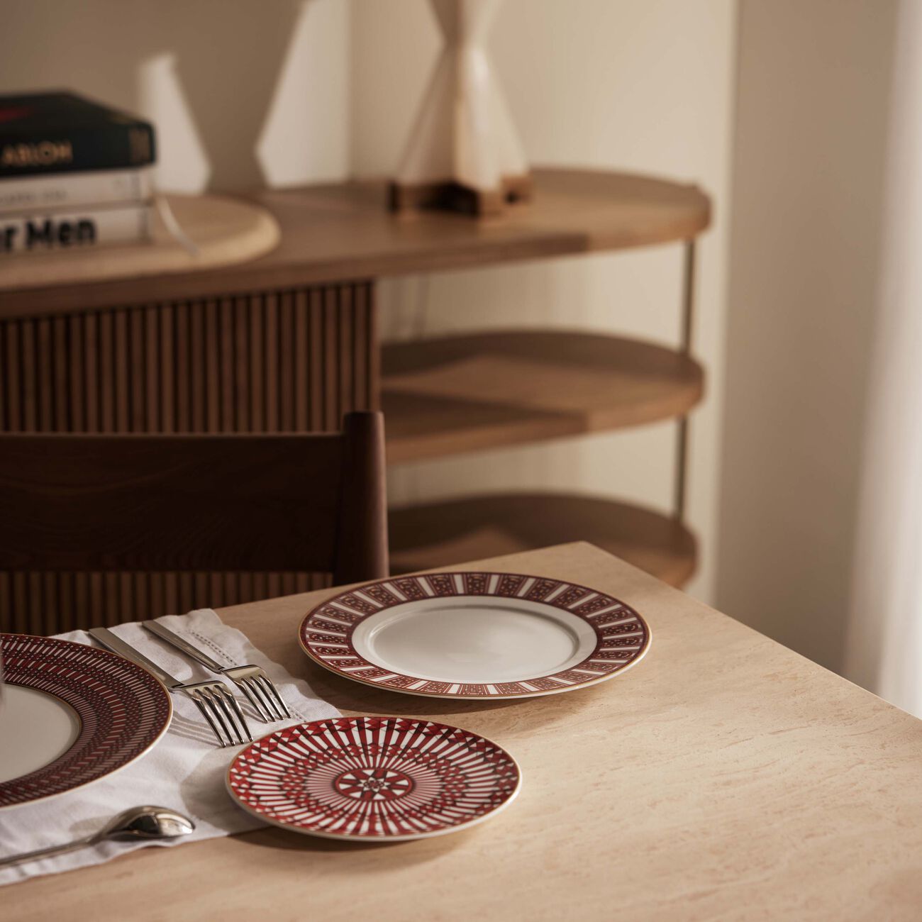 باكارا طبق الخبز أركاديا دائري باللون الأحمر 16 سم