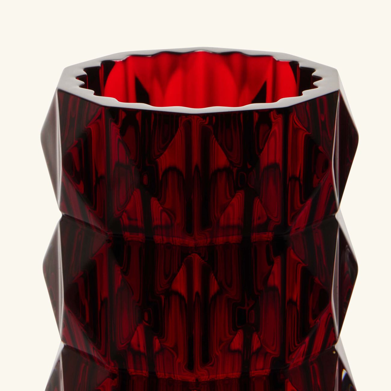 باكارا مزهرية لوكسور المستديرة الحمراء بالحجم الصغير