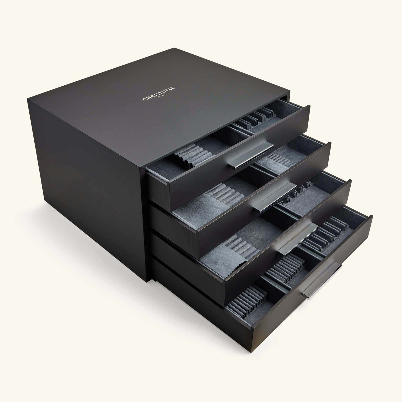 طقم الفضيات مالميزون مؤلف من 110 قطع باللون الفضي كريستوفل طقم الفضيات مالميزون مؤلف من 110 قطع باللون الفضي