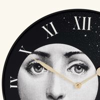 ساعة حائط إكليسيه باللون الأسود فورناسيتي ساعة حائط إكليسيه باللون الأسود