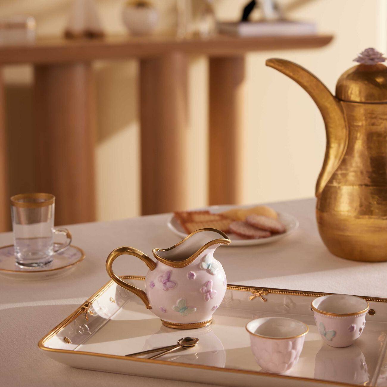 فيلاري وعاء الكريمة باترفلاي وردي