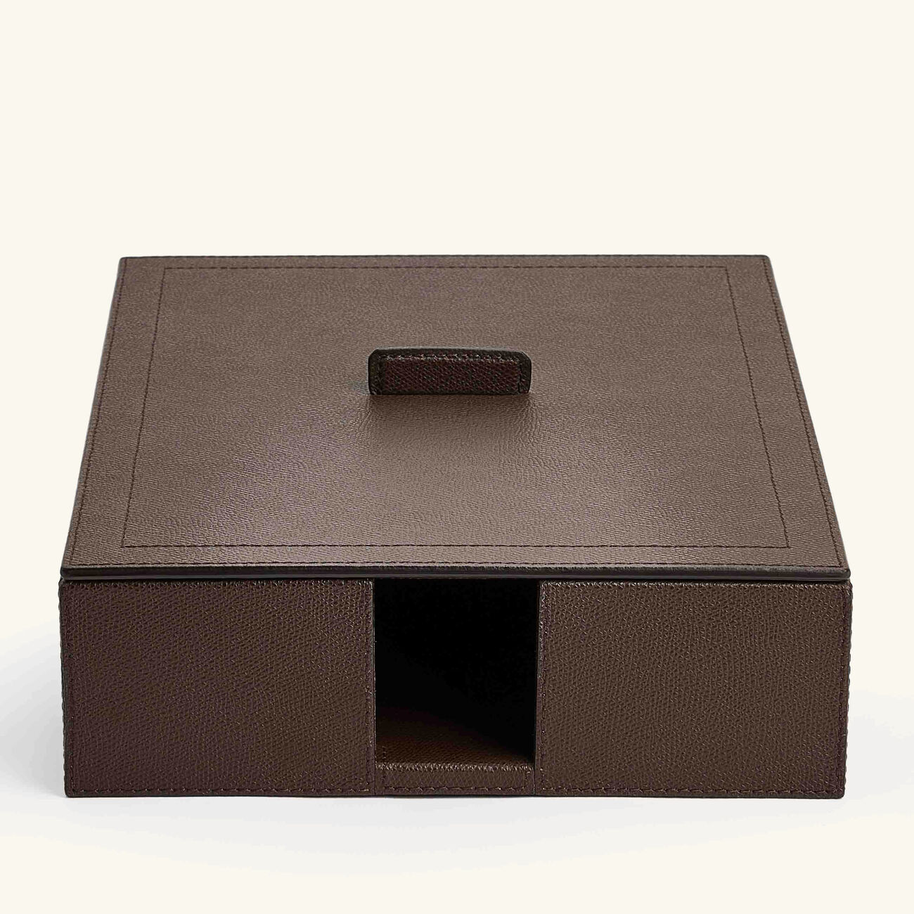 صينية حفظ الأوراق ليوبولد باللون البني (قياس A4) جيوبانيارا صينية حفظ الأوراق ليوبولد باللون البني قياس a4