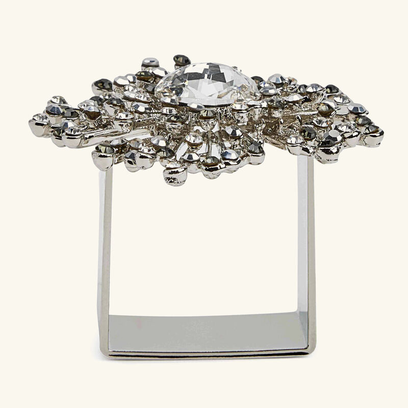 طقم جيم برست المؤلف من 4 حلقات للمناديل باللون الفضي كيم سيبيرت طقم جيم برست المؤلف من 4 حلقات للمناديل باللون الفضي