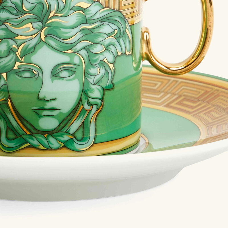 فيرساتشي فنجان القهوة جرين كوين مع صحنه أخضر